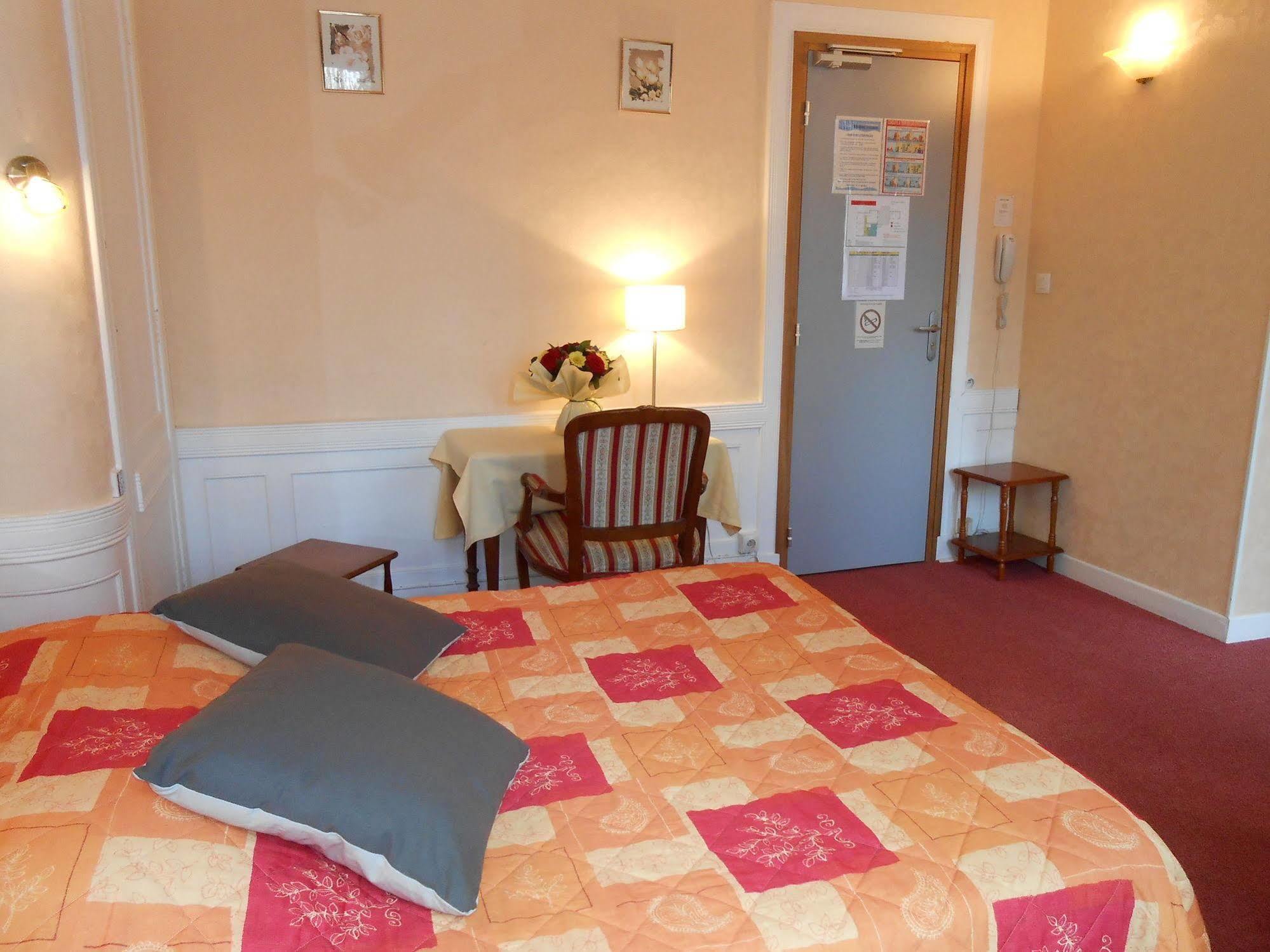 Hotel De La Gare 셰르부르 앙 코탱탕 외부 사진