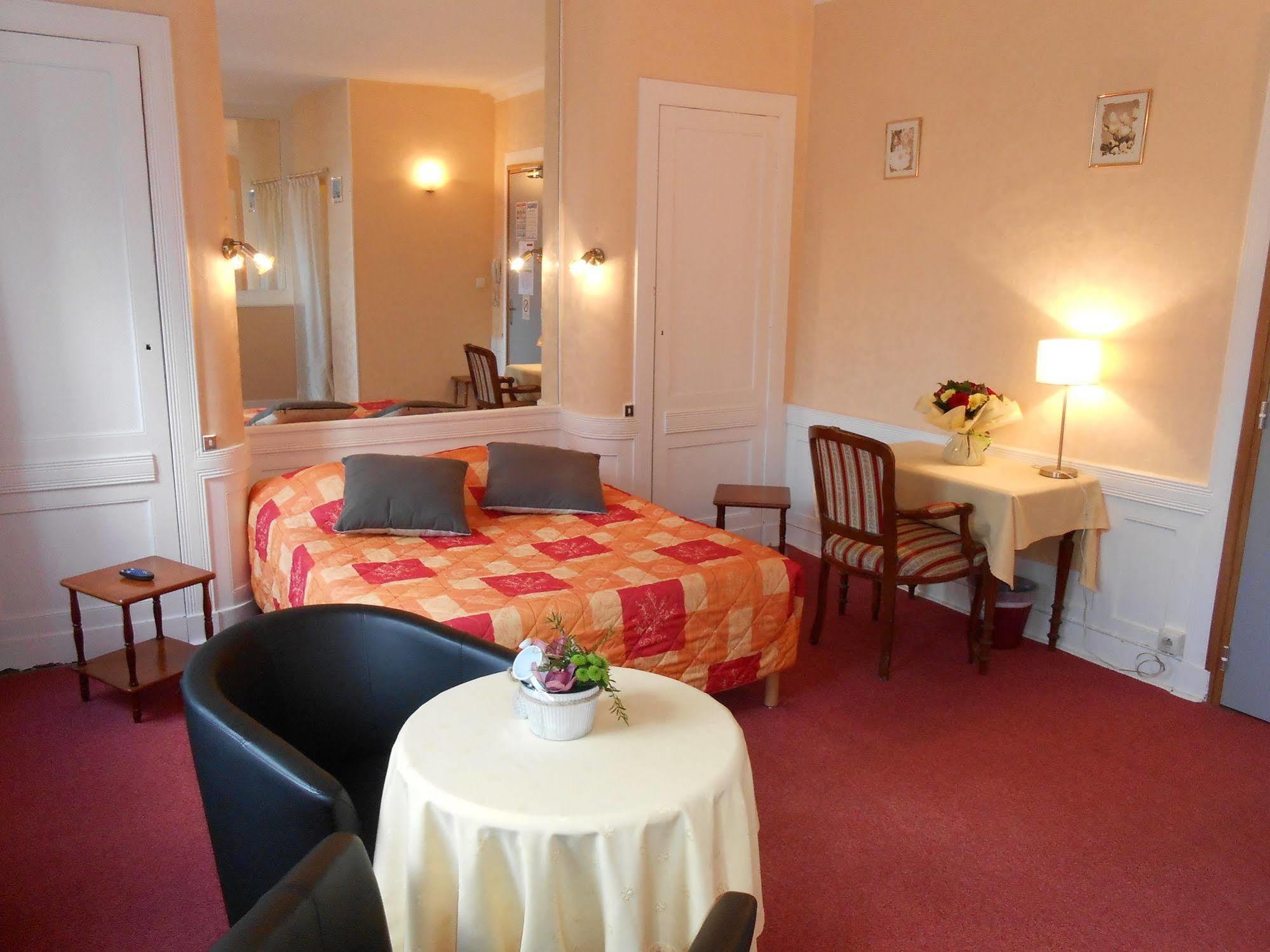Hotel De La Gare 셰르부르 앙 코탱탕 외부 사진