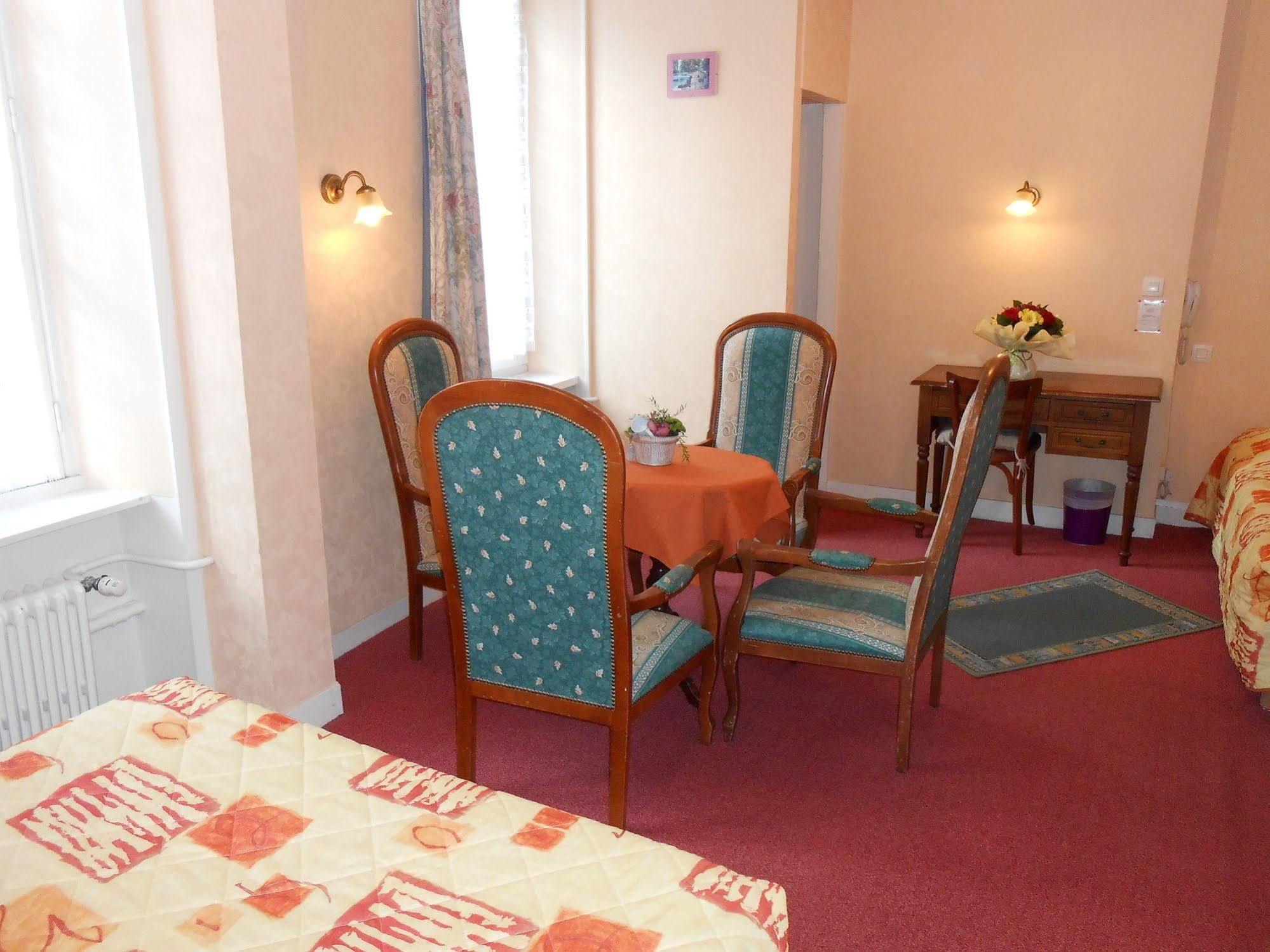 Hotel De La Gare 셰르부르 앙 코탱탕 외부 사진