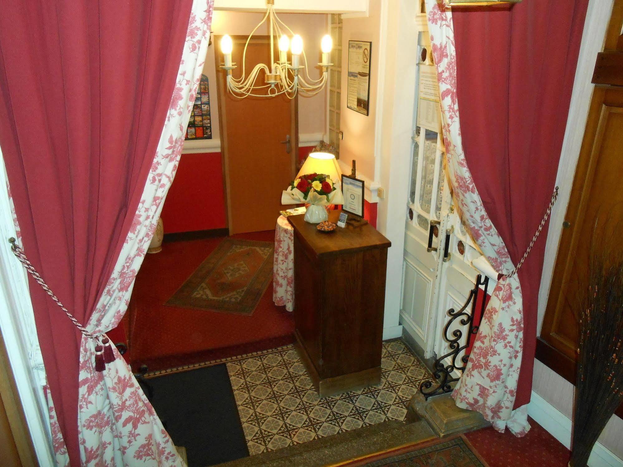 Hotel De La Gare 셰르부르 앙 코탱탕 외부 사진
